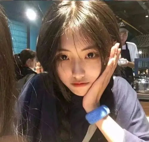 每日趣图男子纹一条锦鲤,看腻了还能取下来红烧,一举两得