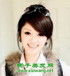 女生夏天直头发怎么扎好看