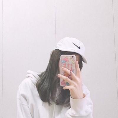 小清新气质女生微信头像大全2018我对你只有礼貌没有喜好