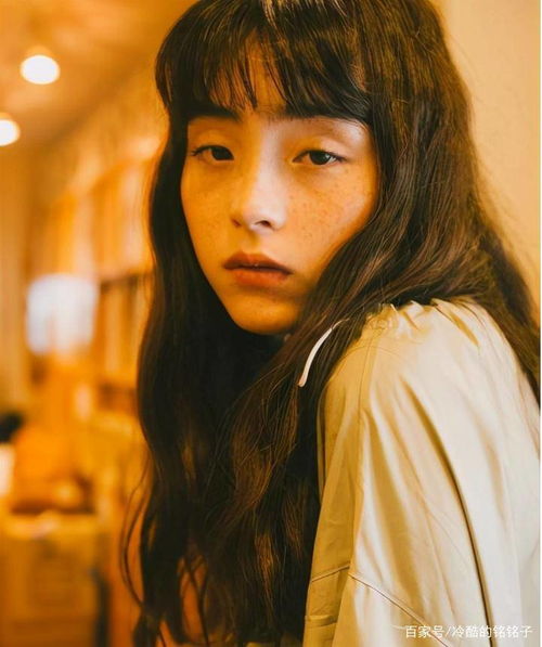 厌世脸雀斑少女高级独特,泫雅杨颖都拜服社畜又不愿当斑女郎