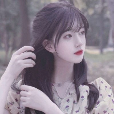 初中女生常做3动作,鼻子越变越精致,校花都在偷偷练