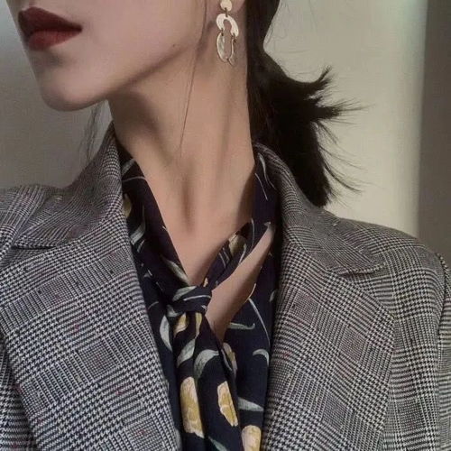 头像特别酷的女生头像