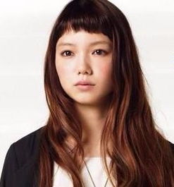 我是一名20岁的女生,我想整整发型,大国字脸,纠结了好久,不知福怎