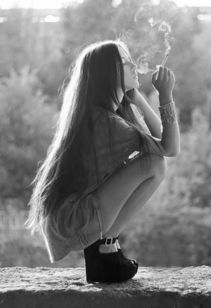 黑白欧美女生大图皮肤图片是不是有多爱就有多恨