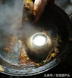 西安黑暗料理,排队美女这么多,西安翻译学院旁炒凉皮表示不服