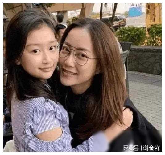 谢霆锋10岁女儿遭曝光王菲发文我一直蒙在鼓里