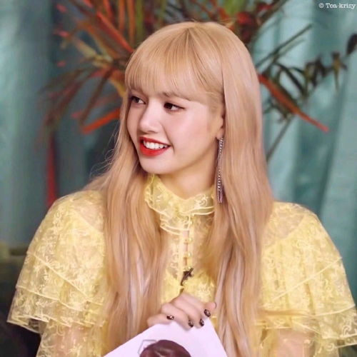 人间芭比lisa头像超级无敌可爱和帅气并存的女孩lisa