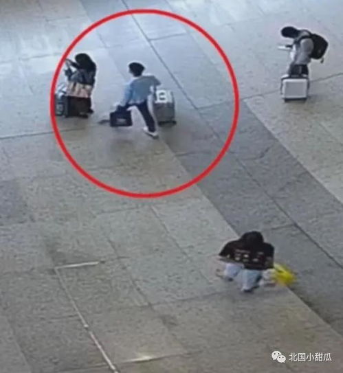 武汉火车站西装男公然猥亵女大学生原因曝光,有些人坐不住了