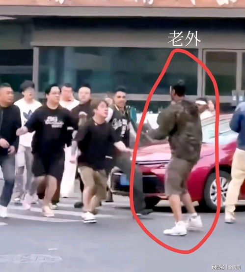上海美女事件身材瘦弱撂倒老外,知情人曝内幕,网友拍手称快