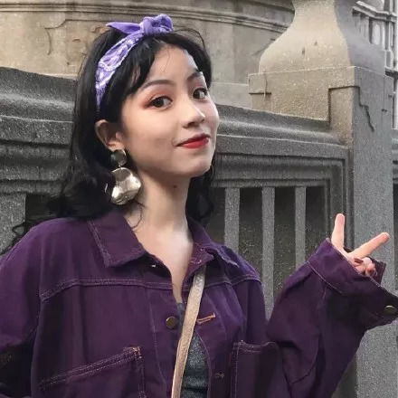 今日份女头世界上总有一半人不理解另一半人的快乐