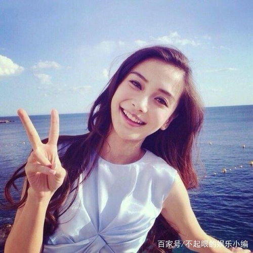 baby短发造型出镜风格迥异,以前的少女形象不见,粉丝hold不住
