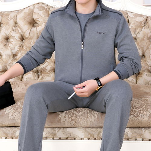 中年男士更要学会打扮,穿上这样的流行男装,30岁都不够你年轻