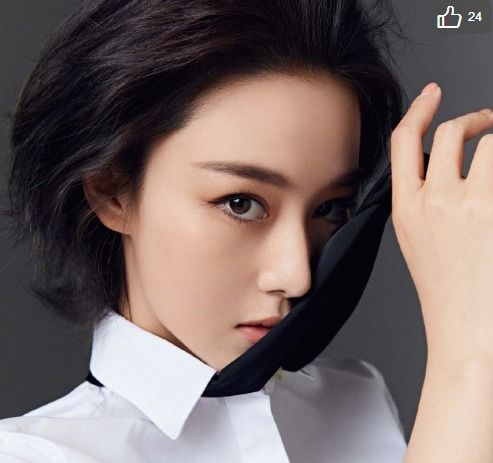军嫂剪短发后形象大变,穿着少女装秀漫画脚,只能怪李晨没眼光了