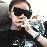素描女生戴眼镜头像微信头像图片大全