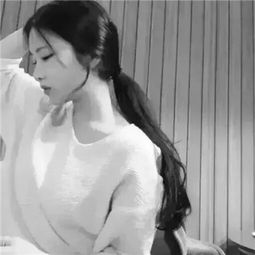 女生唯美伤感黑白头像2018爱可不可以简简单单没有伤