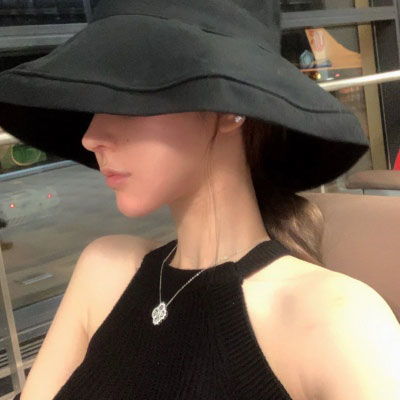 女生戴帽子超霸气头像作为一个时尚青年