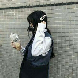 背影头像女生唯美漂亮愿做你的社会小恶魔