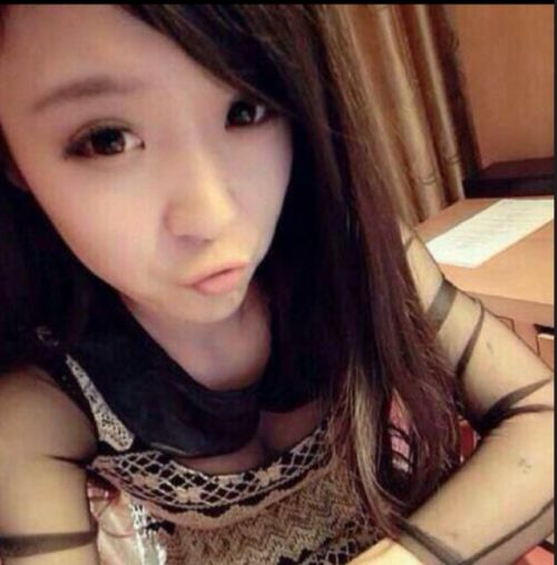 谁知道这个女孩叫什么是网络红人么想要她的整组头像