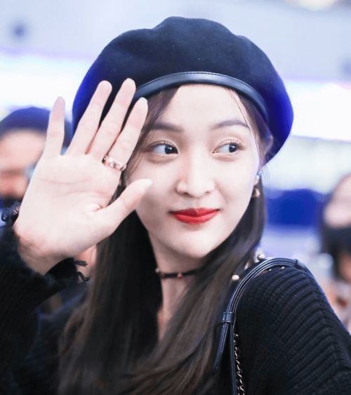 女星割双眼皮如跨分水岭,没整好变悲伤蛙,成功则变气质美女