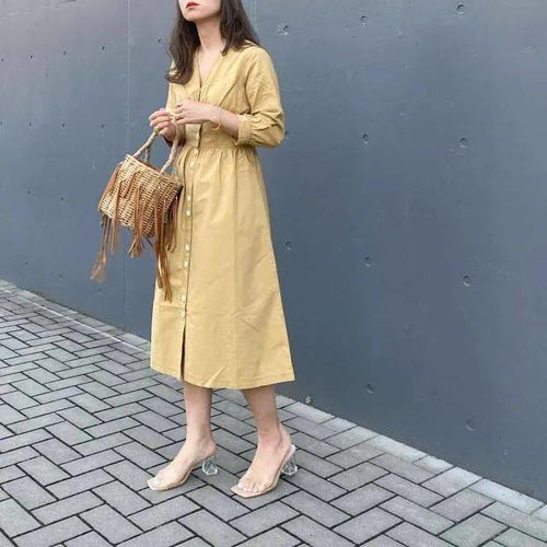 来一场成年人的约会吧日本时尚杂志中的成熟风连衣裙穿搭