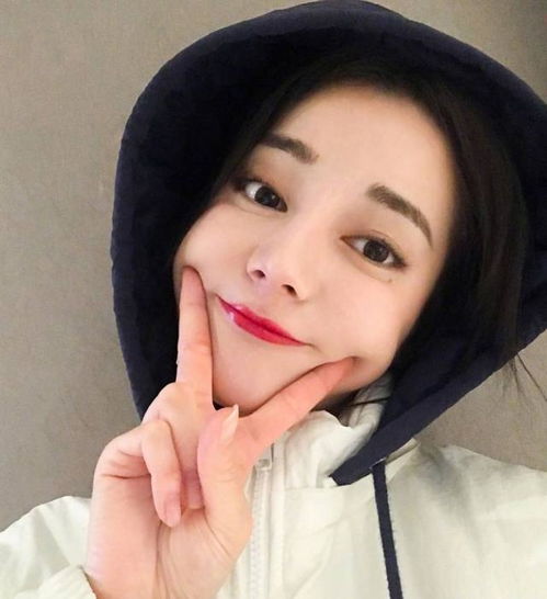 关晓彤自拍卖萌照拍出了网红的既视感网友纷纷留言少女心都萌化啦