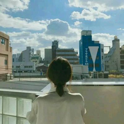 唯美意境头像女生背影2018最新原谅我性格古怪无人疼爱