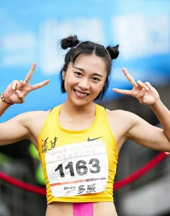 葛曼棋中国女子短跑的实力和潜力,16岁摘百米项目亚洲冠军