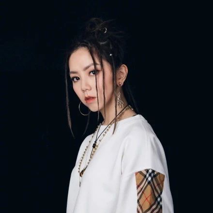27岁邓紫棋,凭什么成为中国唯一入选bbc百大女性的明星
