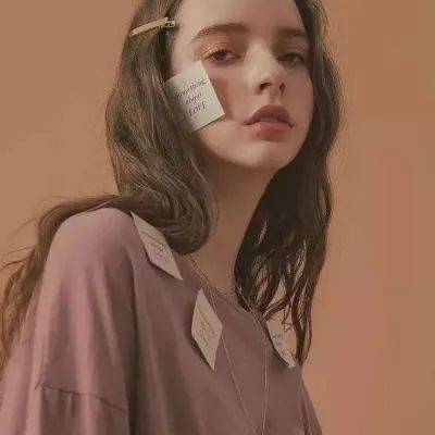 女生头像人潮拥挤,别丢了真实的自己754
