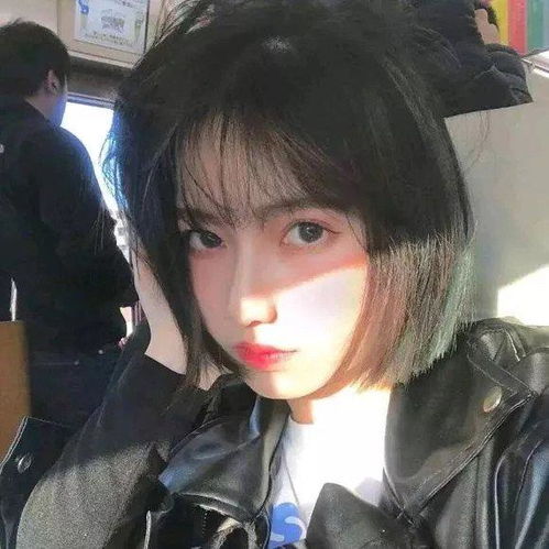 女生哭头像发型