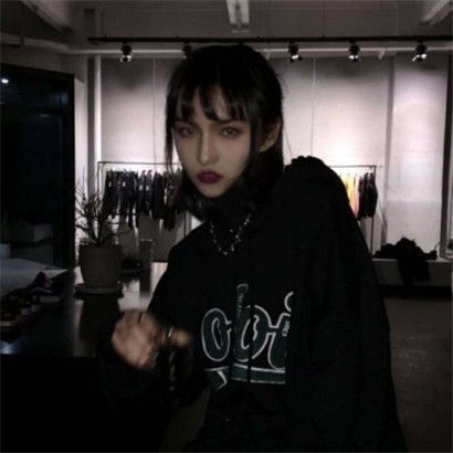 2019霸气超拽女生头像,选择放纵做个自由的女人