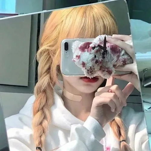 手机挡脸女生头像