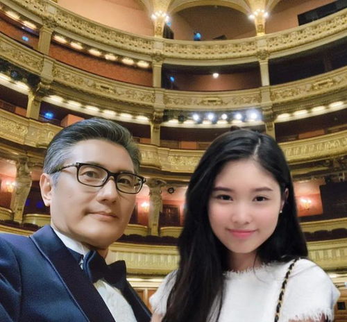 包小柏口述失去女儿,重现女儿