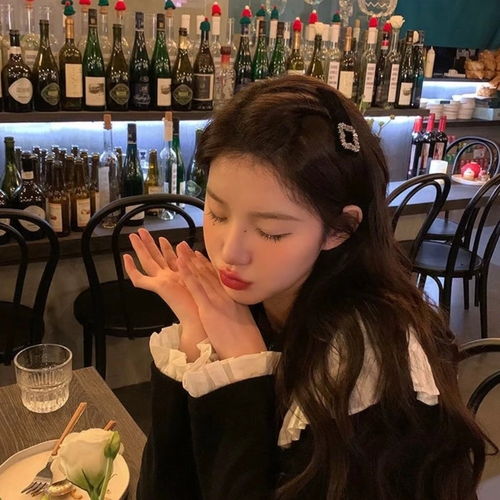 甜妹风超喜庆可爱女生跨年头像