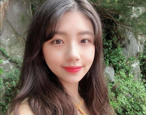 网吧女服务员貌似芭比,仙气逼人获星探挖掘,成韩女团偶像一员