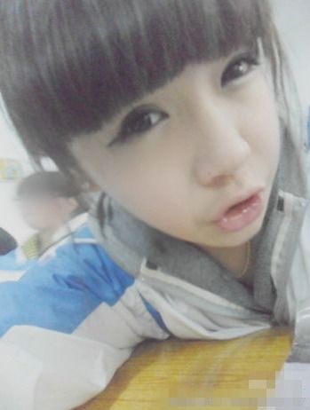 张依依2012高清新照片