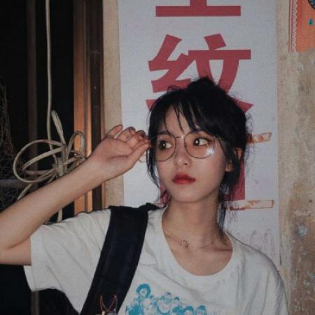 温柔淑女头像精致温柔女生戴眼镜头像