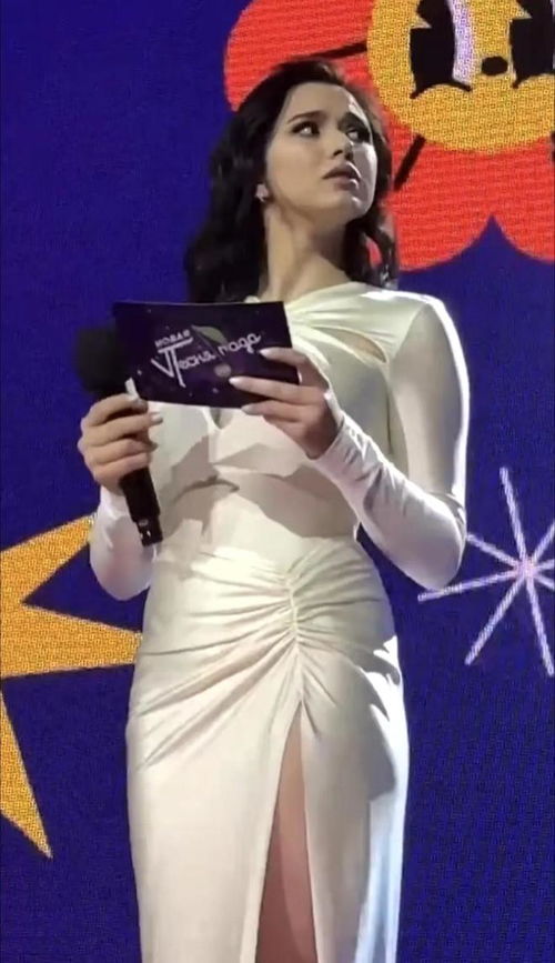 惊呆18岁瓦利耶娃惊艳亮相,展现成熟身材与女性魅力花滑灵动金妍儿网易订阅