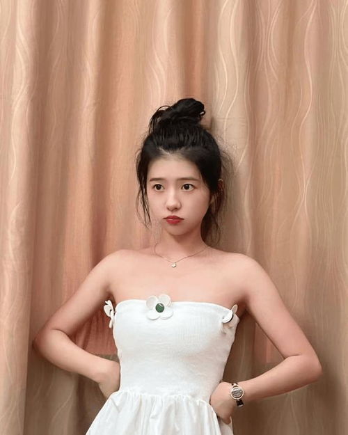 真人女生头像甜美仙气抹胸
