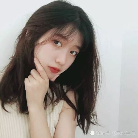 女生脸上若有这3处黑点,颜值都是校花级的,00后需记住