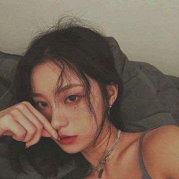 侧面气质女生头像动漫