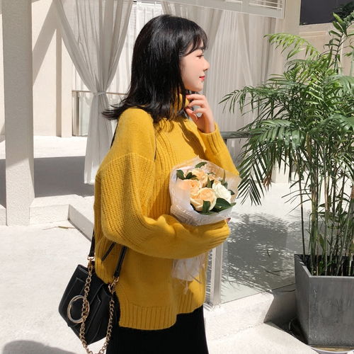 女人就应穿这样的毛衣,优雅又显气质