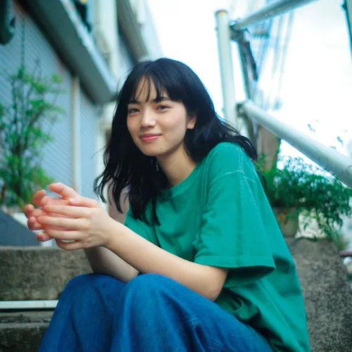 她是万千男生的初恋女神