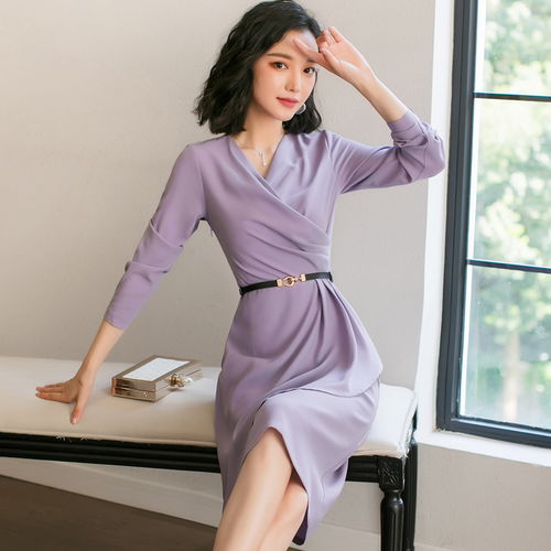 建议爱美女人,年后上班穿这玫瑰紫欧版裙,美得高贵又迷人