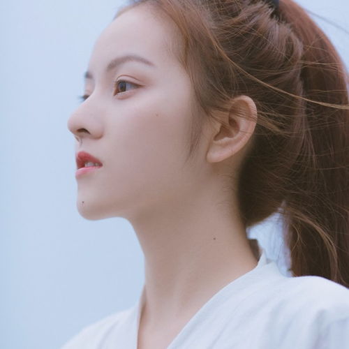 清纯侧脸美人