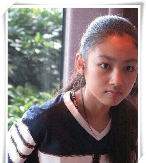 任达华14岁女儿要出道吗五官精致气质好,眉眼和他爹一模一样
