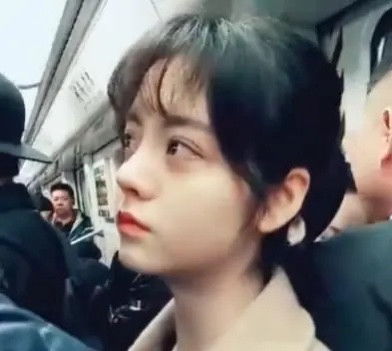 00后女孩火出圈用汉服还原四大名著美女,网友一眼万年