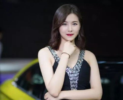 韩国黑衣小姐姐,为保时捷911站台,车美人也美