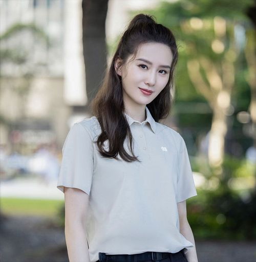 刘诗诗和韩国女星金珉周撞衫,都以气质美女著称,刘诗诗好看太多