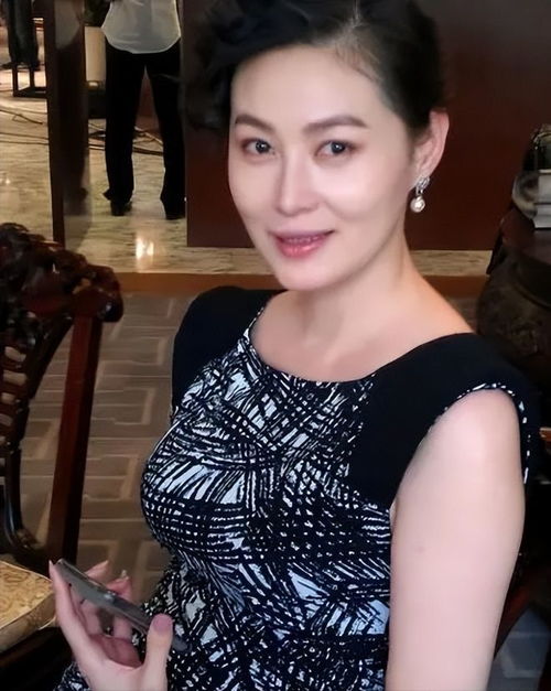 潘金莲王思懿年过50,身材丰腴十分性感,比年轻时更成熟迷人